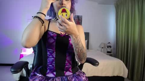 Snapshot of polilla_10_ chatting on December 4, 2024, 11:52 am Poli online show from December 4, 2024, 11:52 am