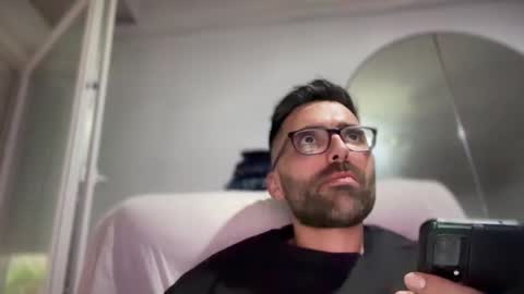 pollabeta online show from November 23, 2025, 12:27 pm