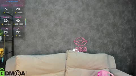 Polly online show from October 13, 2025, 1:05 am