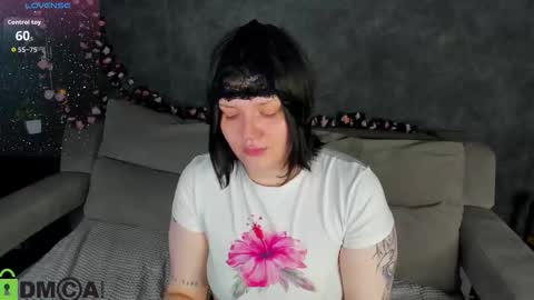 Polly online show from October 24, 2025, 2:08 am