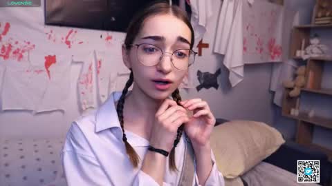 Polly online show from November 1, 2025, 6:15 am