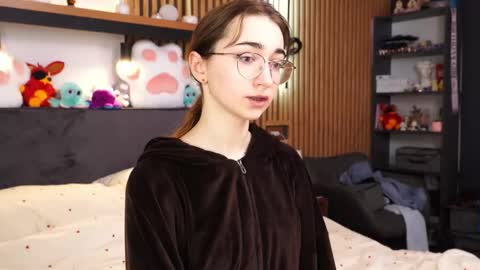 Polly online show from March 5, 2026, 7:37 am