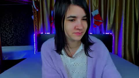 Polly online show from December 22, 2025, 7:05 am