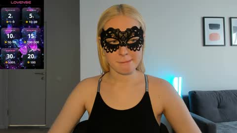 Snapshot of polly_skil chatting on May 14, 2026, 4:47 pm polly_skil online show from May 14, 2026, 4:47 pm
