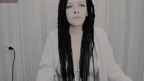 Polly online show from November 28, 2025, 5:32 am