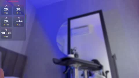 POLLY online show from October 31, 2025, 10:38 am