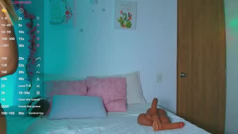 Snapshot of pollygrey_ chatting on May 17, 2026, 3:59 am Carolina online show from May 17, 2026, 3:59 am