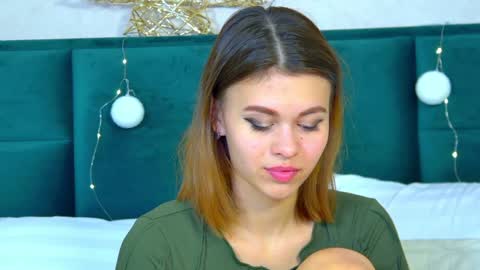 Polly online show from December 26, 2024, 6:54 pm