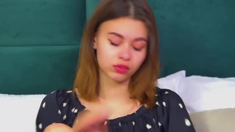 Polly online show from February 19, 2025, 12:00 pm