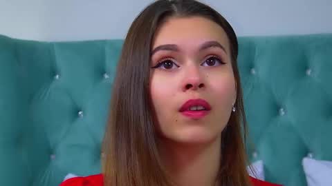 Polly online show from September 27, 2025, 6:46 pm