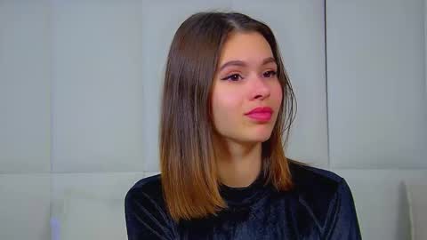 Polly online show from October 6, 2025, 7:11 pm