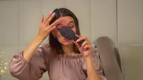 Polly online show from October 13, 2025, 6:52 pm