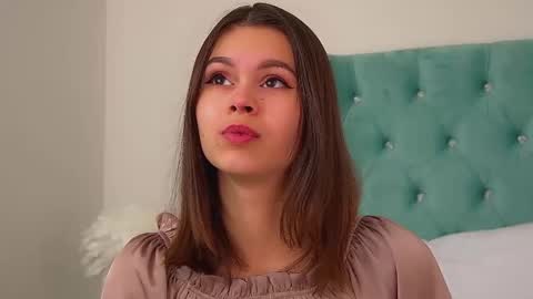 Polly online show from February 1, 2026, 7:12 pm