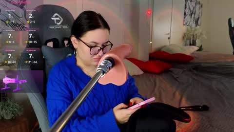 pollyshmidt online show from December 23, 2024, 3:29 am