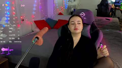 pollyshmidt online show from January 23, 2025, 3:32 pm