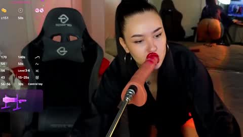 pollyshmidt online show from January 31, 2025, 1:02 pm
