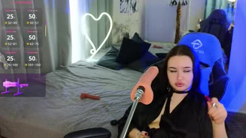 pollyshmidt online show from February 25, 2025, 6:20 pm