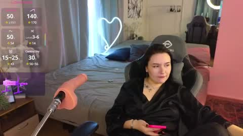 pollyshmidt online show from March 4, 2025, 8:05 pm