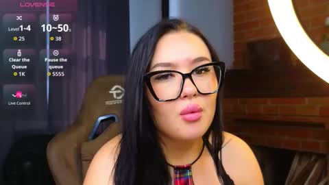 pollyshmidt online show from September 19, 2025, 6:15 am