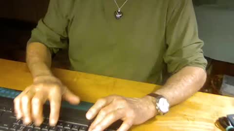 Snapshot of pomme1949 chatting on February 7, 2025, 5:29 pm pomme1949 online show from February 7, 2025, 5:29 pm