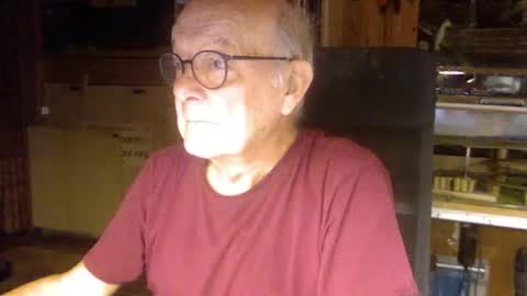 Snapshot of pomme1949 chatting on September 21, 2025, 2:19 pm pomme1949 online show from September 21, 2025, 2:19 pm