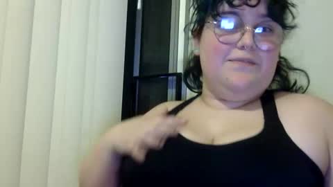 poodlemischief99 online show from November 13, 2025, 2:32 am