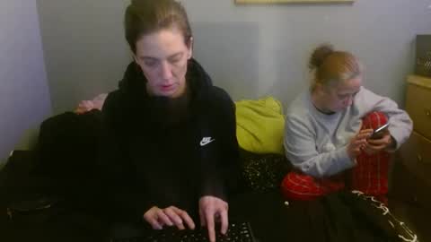 Snapshot of poopcap chatting on December 31, 2024, 5:00 am poopcap online show from December 31, 2024, 5:00 am