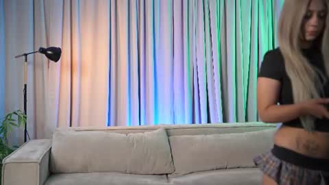  Sara and Kate  online show from June 30, 2026, 12:28 pm