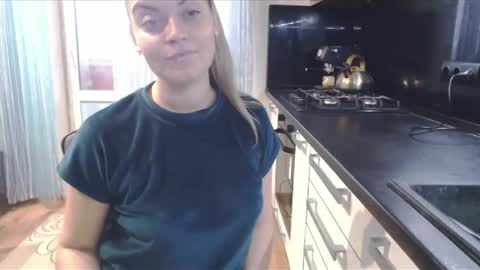 popkornmolli online show from November 10, 2025, 1:32 pm