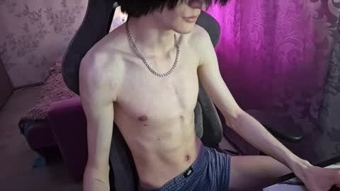 popoul_couple online show from April 8, 2026, 4:12 am