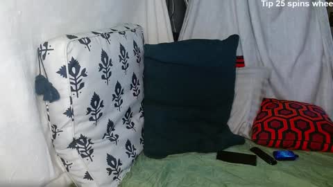 Snapshot of poppunk4life chatting on January 18, 2025, 5:41 am Kyle online show from January 18, 2025, 5:41 am