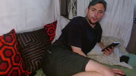 Snapshot of poppunk4life chatting on January 23, 2025, 4:41 am Kyle online show from January 23, 2025, 4:41 am