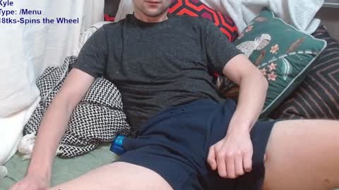 Snapshot of poppunk4life chatting on January 28, 2025, 5:35 pm Kyle online show from January 28, 2025, 5:35 pm