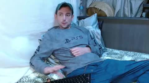 Snapshot of poppunk4life chatting on February 17, 2025, 9:30 pm Kyle online show from February 17, 2025, 9:30 pm