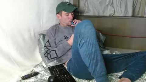 Snapshot of poppunk4life chatting on February 18, 2025, 6:26 am Kyle online show from February 18, 2025, 6:26 am