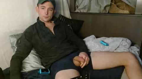 Snapshot of poppunk4life chatting on February 27, 2025, 2:21 am Kyle online show from February 27, 2025, 2:21 am