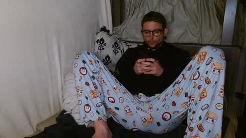 Snapshot of poppunk4life chatting on March 11, 2025, 5:05 am Kyle online show from March 11, 2025, 5:05 am