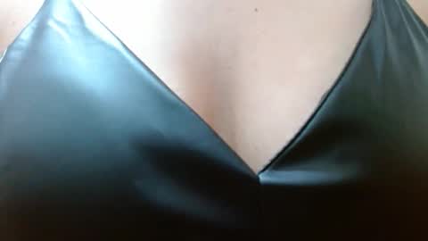 porcelainlux online show from November 14, 2025, 7:12 pm