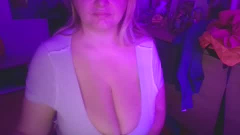 MelissOfficial online show from December 16, 2025, 6:18 am