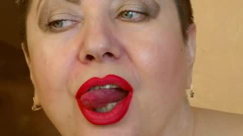 Snapshot of posh_lady chatting on December 20, 2024, 10:32 pm LADY POSH online show from December 20, 2024, 10:32 pm