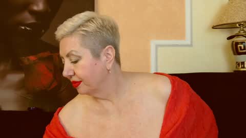 Snapshot of posh_lady chatting on January 7, 2025, 10:30 pm LADY POSH online show from January 7, 2025, 10:30 pm