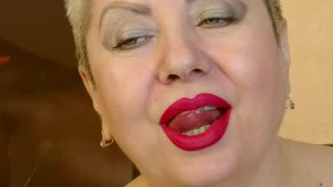 Snapshot of posh_lady chatting on January 8, 2025, 10:06 pm LADY POSH online show from January 8, 2025, 10:06 pm