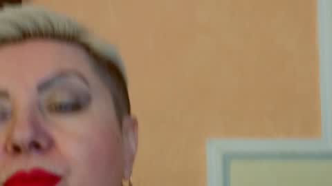 Snapshot of posh_lady chatting on January 16, 2025, 10:44 pm LADY POSH online show from January 16, 2025, 10:44 pm