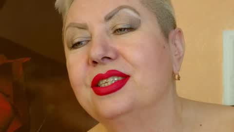 Snapshot of posh_lady chatting on February 11, 2025, 10:07 pm LADY POSH online show from February 11, 2025, 10:07 pm