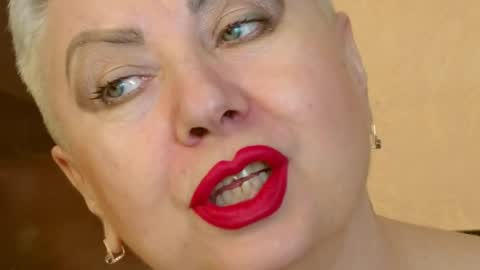 Snapshot of posh_lady chatting on March 11, 2025, 9:59 pm LADY POSH online show from March 11, 2025, 9:59 pm