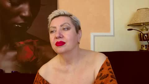 Snapshot of posh_lady chatting on November 12, 2025, 9:36 pm LADY POSH online show from November 12, 2025, 9:36 pm