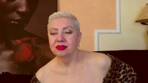 Snapshot of posh_lady chatting on December 3, 2025, 9:13 pm LADY POSH online show from December 3, 2025, 9:13 pm