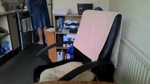 poshman65 online show from October 3, 2025, 10:01 am