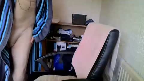 poshman65 online show from November 18, 2025, 11:58 am