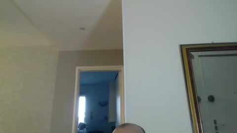 pourquoi_toi online show from September 19, 2025, 5:53 am